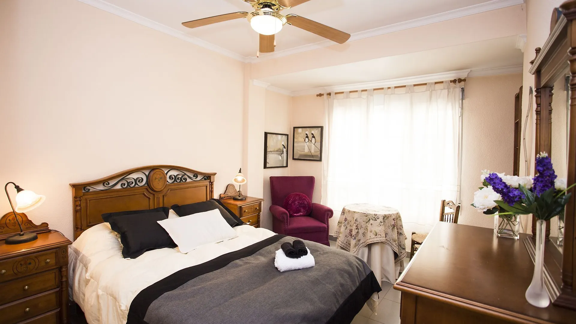 Apartmento Granada Centre ile iletişim